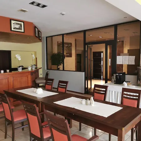 Hotel Gambit I Restauracja Cieszyn 2*